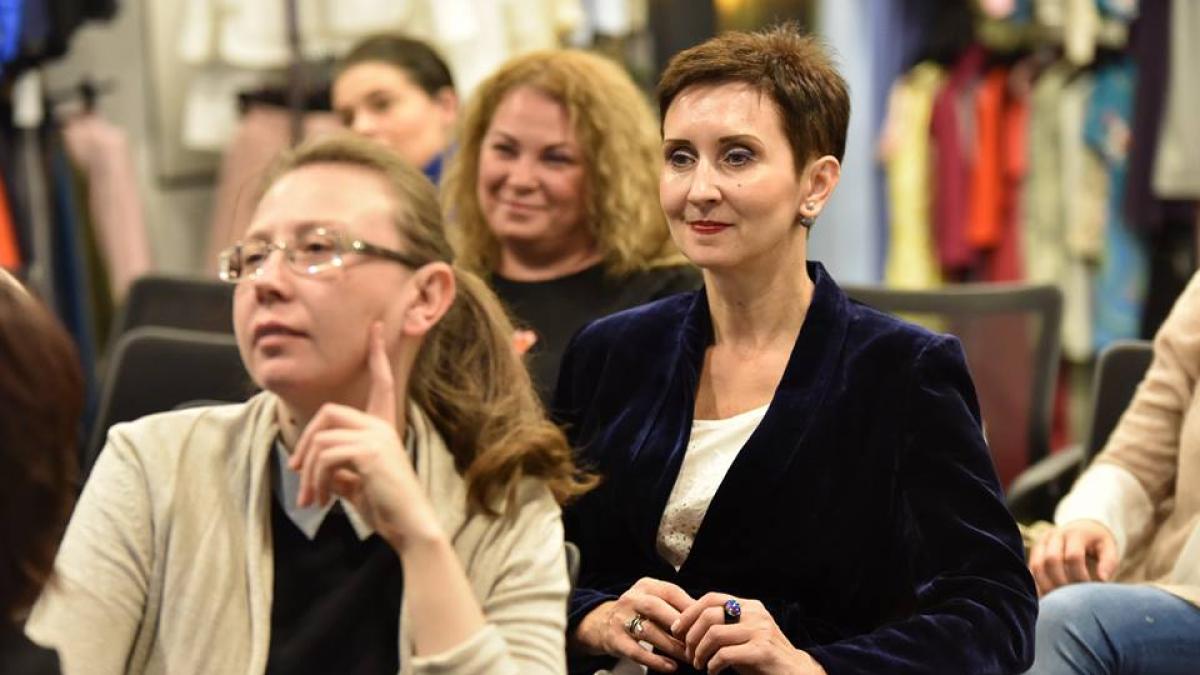 46502224_1922227787870487_73479009169571840_n_99393400