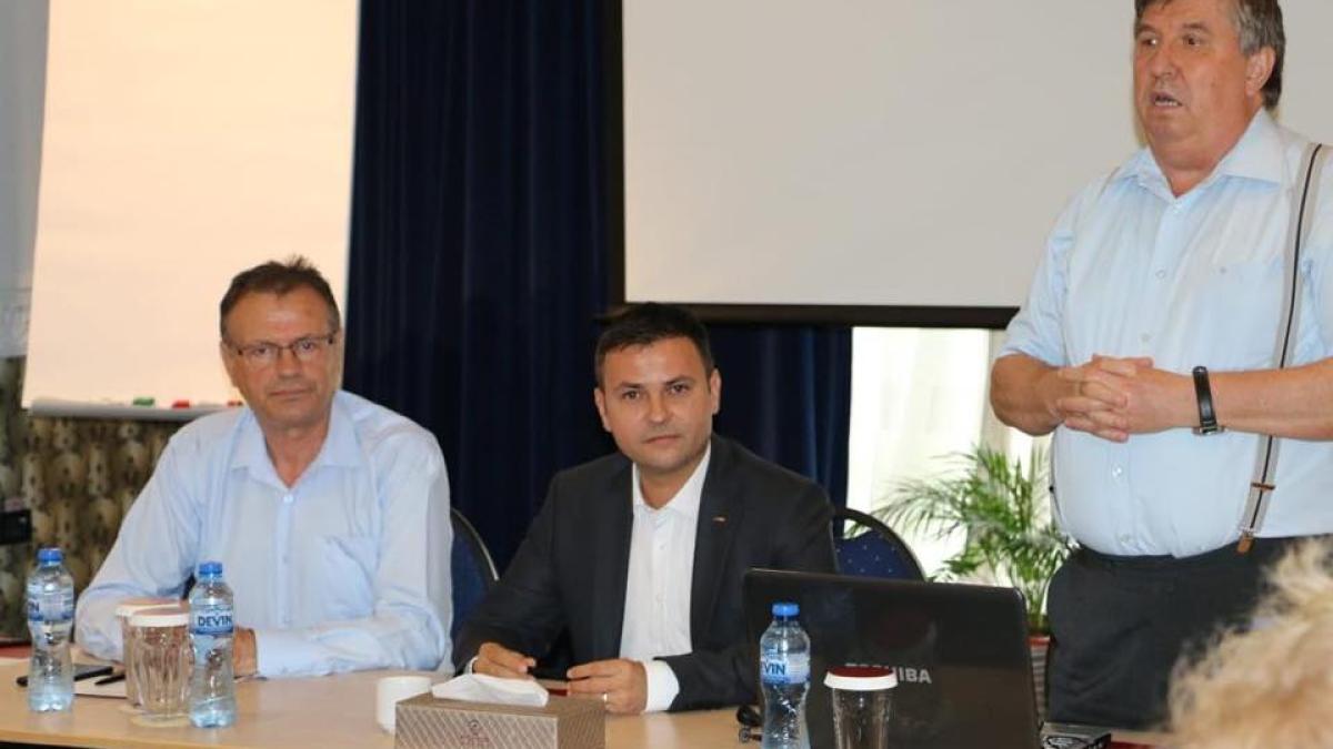 daniel-suciu---discutii-cu-primarii-de-orase_93658600