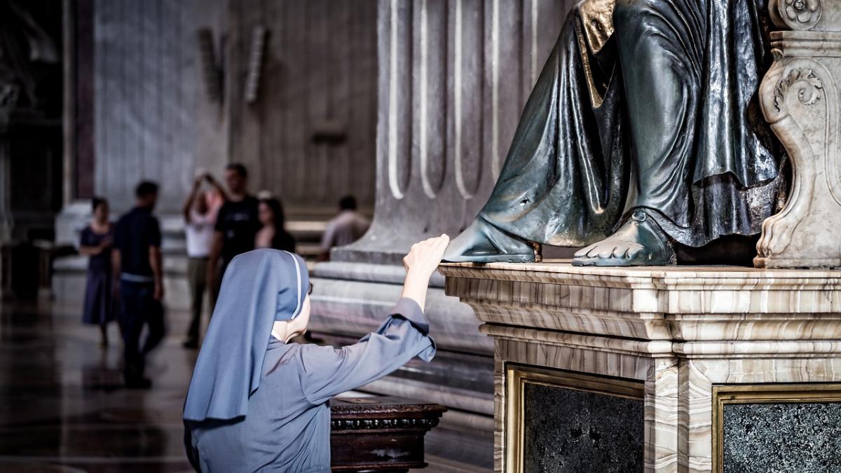 nun-4013620_1280_89758000