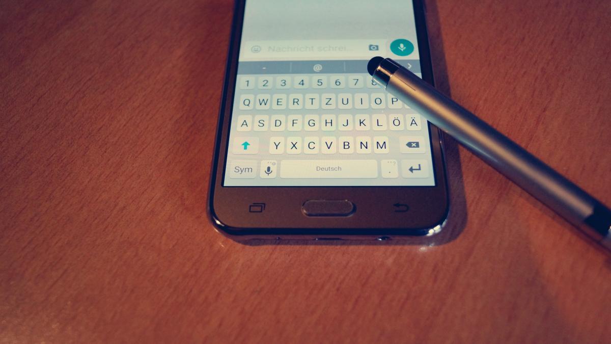 telefon-whatsapp_94902600