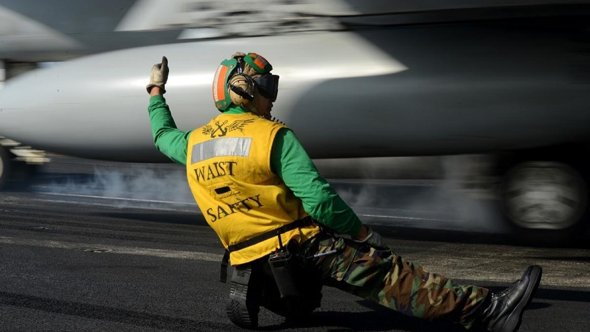 avion_decolare_portavion_74995200