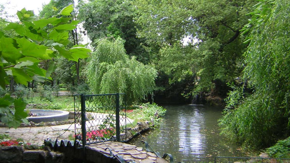 cismigiu_garden_bucharest_3_77971100