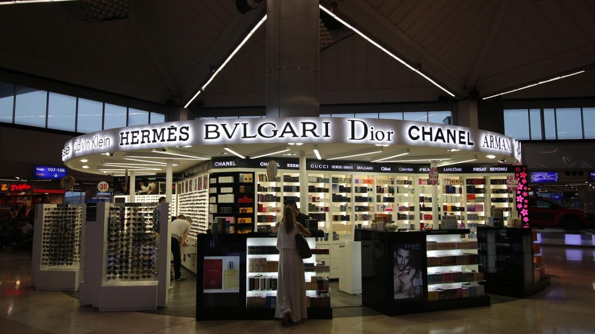 magazin-cosmetice-parfumuri_34141800