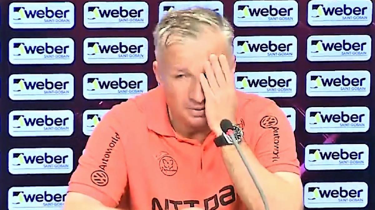 dan_petrescu_suparat_conf_pres_2_50056200