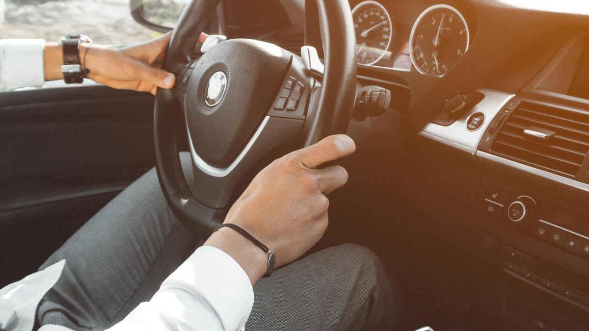 sofer-volan-autoturism_29906700