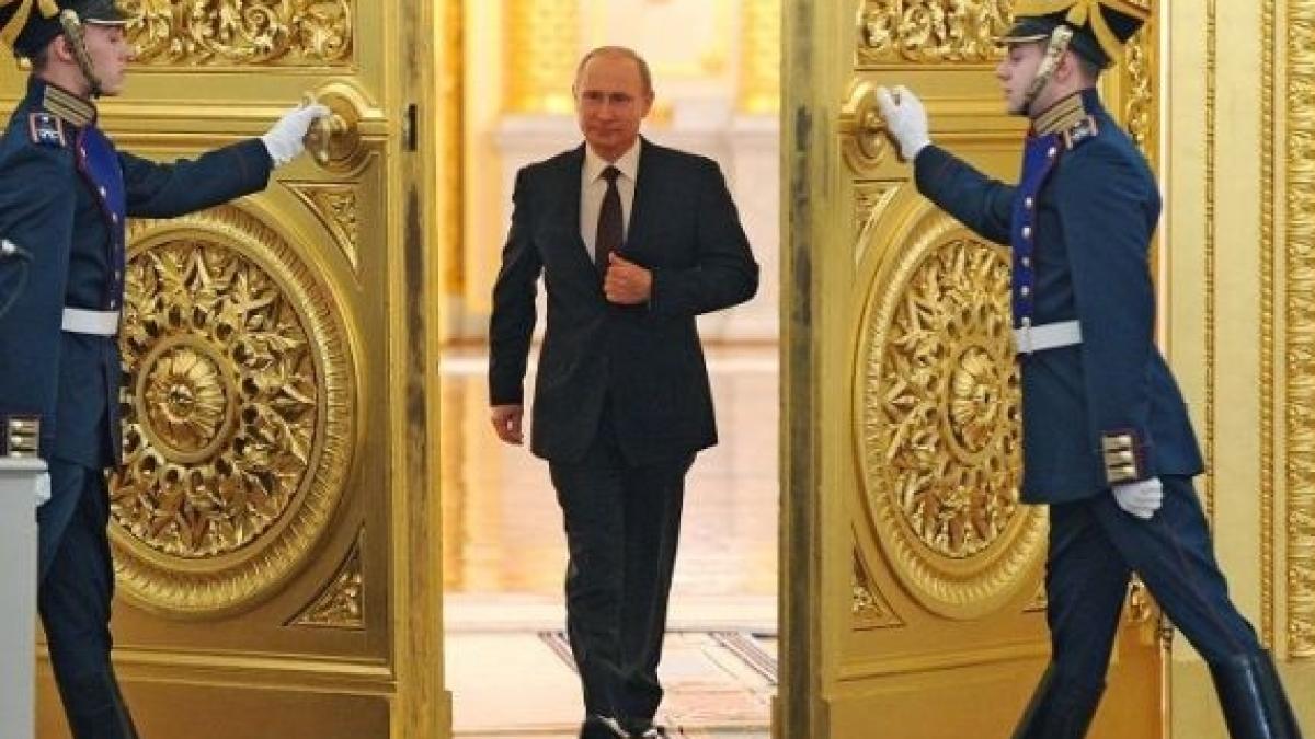 vladimir-putin-kremlin_76901700