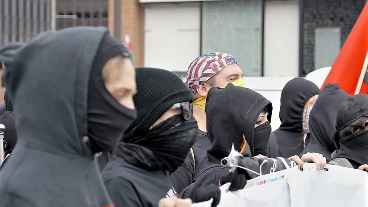 black_blocs_franta_72421700