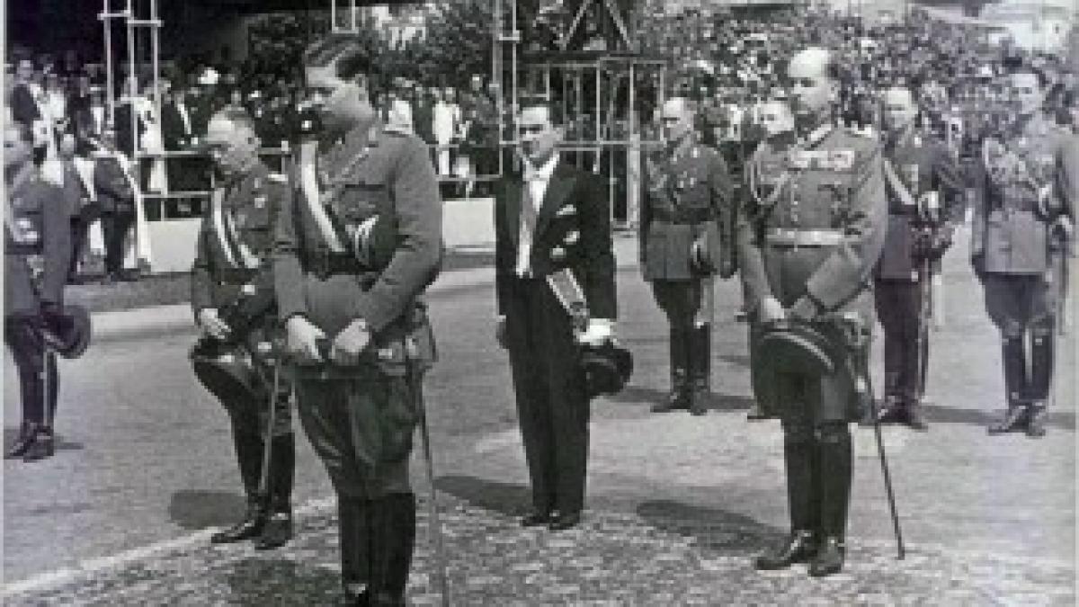 regele-mihai-antonescu-1942