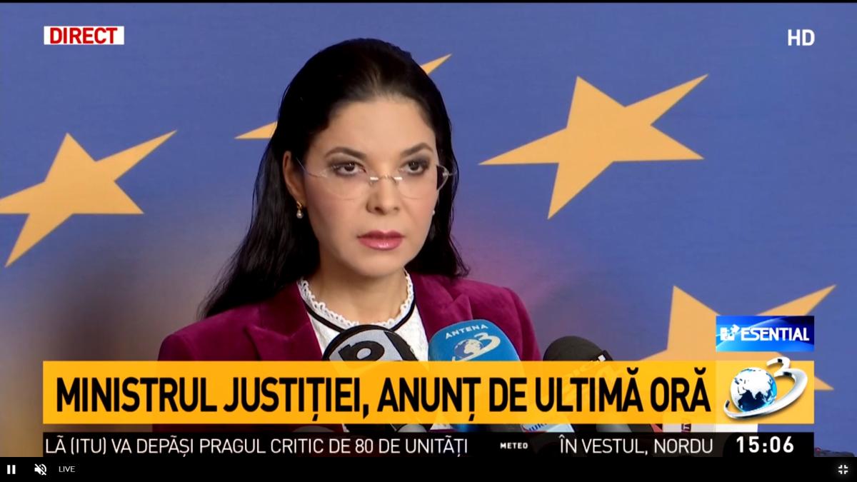 ana-birchall_54681100