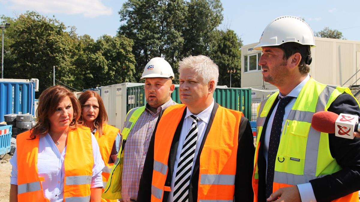 69490785_675494546299000_6707941340925132800_n_77419300