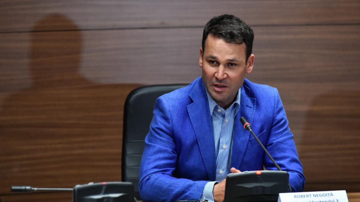 robert-negoita-_09352400