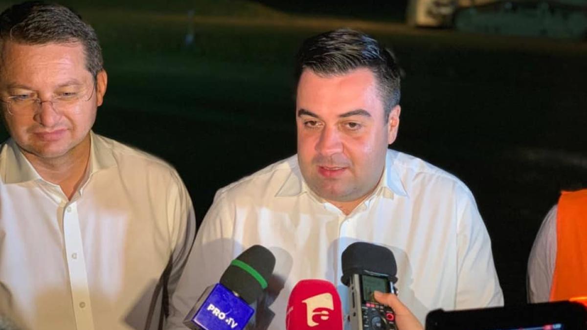 razvan-cuc-vizita-pe-santier_86197000