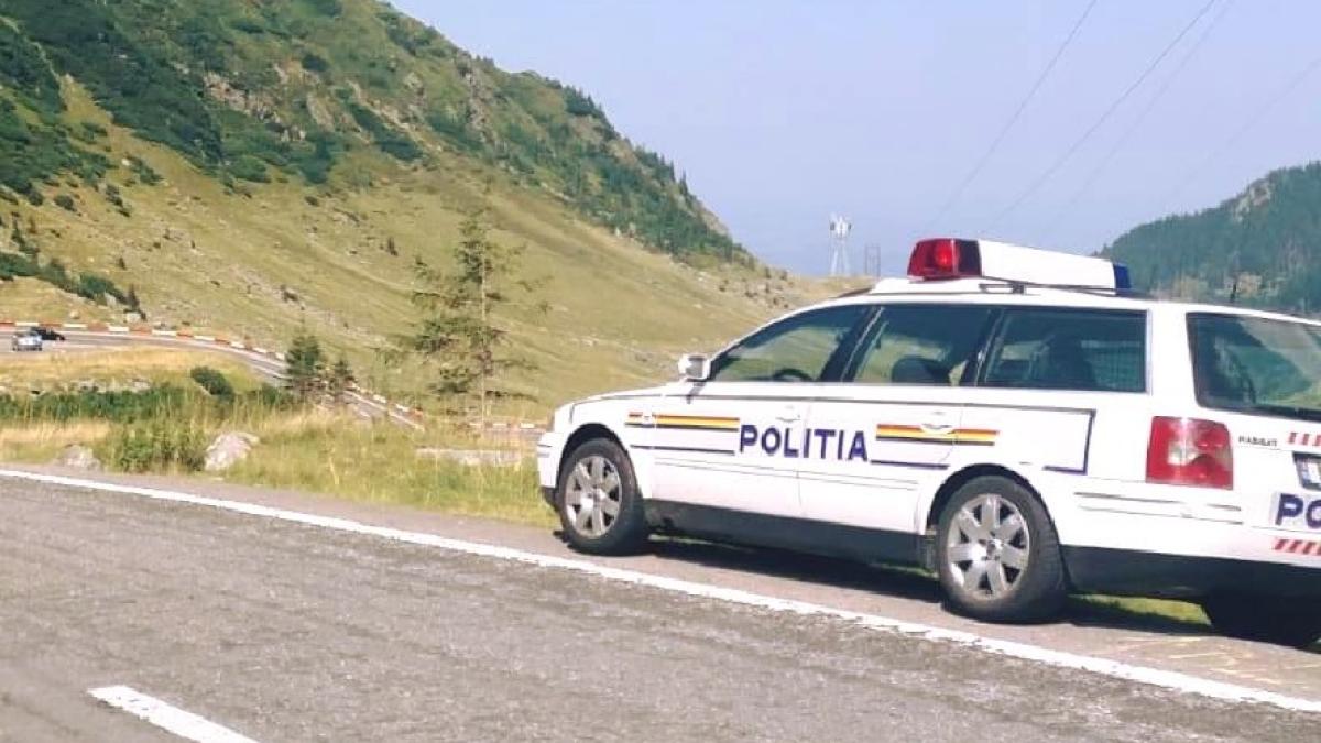 politie_masina_drum_89175600