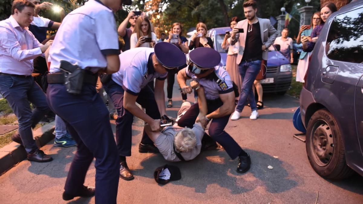 ceausescu-catuse_79087100