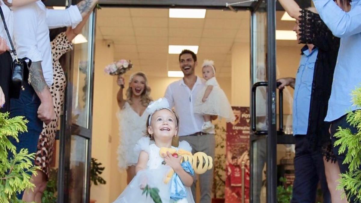 andreea_balan_ella_81851300