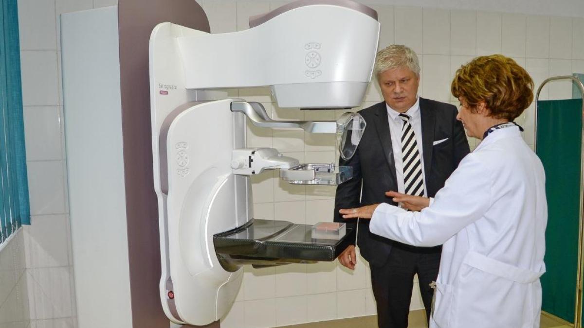 caraiman---pacient-mamograf_41912600