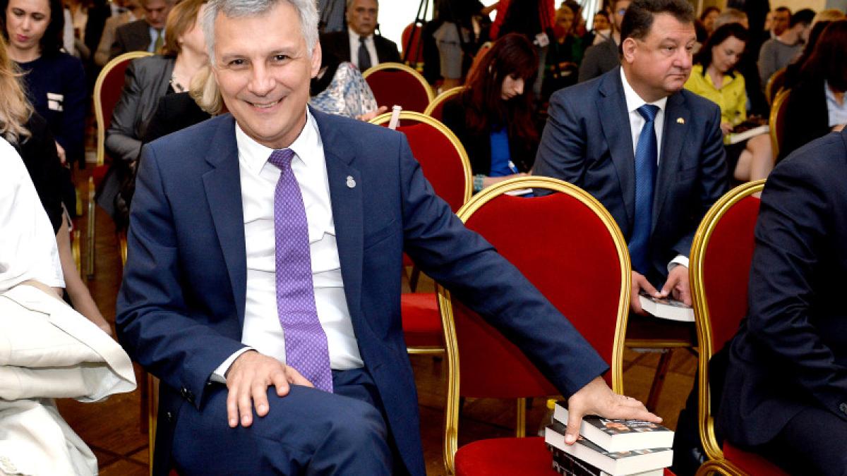 daniel-zamfir_02317800