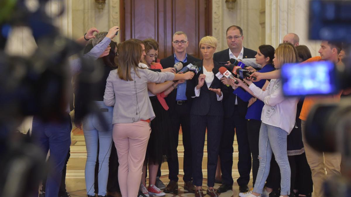 turcan-parlament_82980500