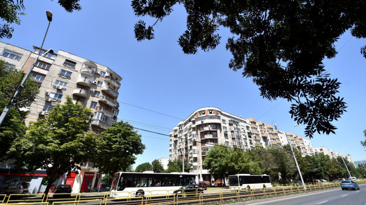 tramvaiul-41-tramvai-bucuresti-blocuri_82118800