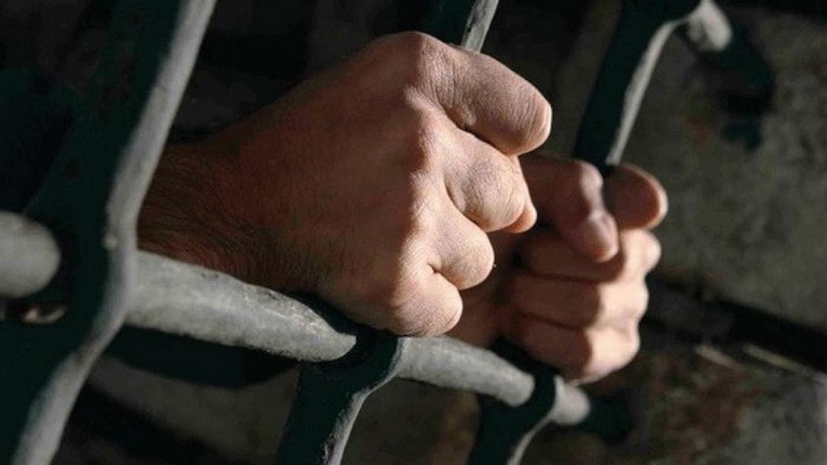 condamnat_maini_gratii_57919100