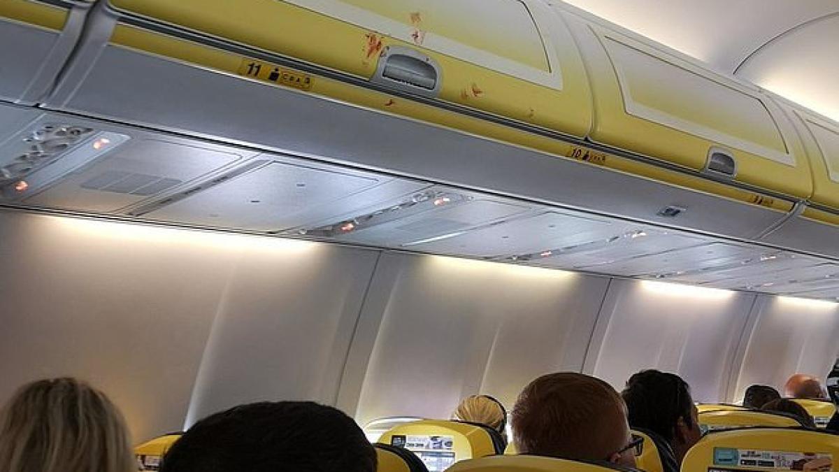 avion-bataie-ryanair_62062600