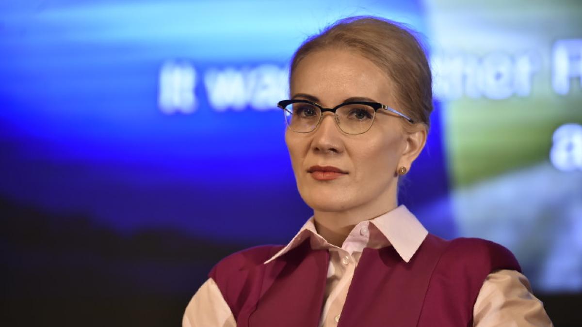 ramona-ioana-bruynseels_43082900