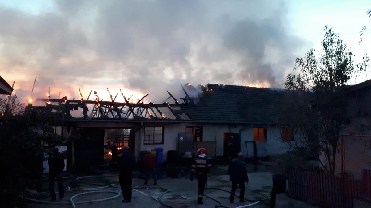 incendiu-hala_42922400