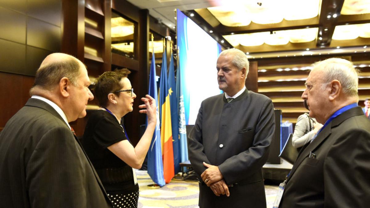 adrian-nastase_60640800