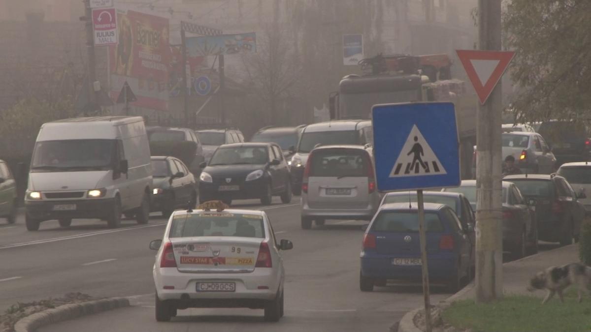 cluj_soferi_surprinsi_trafic_fara_sa_foloseasca_farurile_de_ceata_video1353240122_15604600