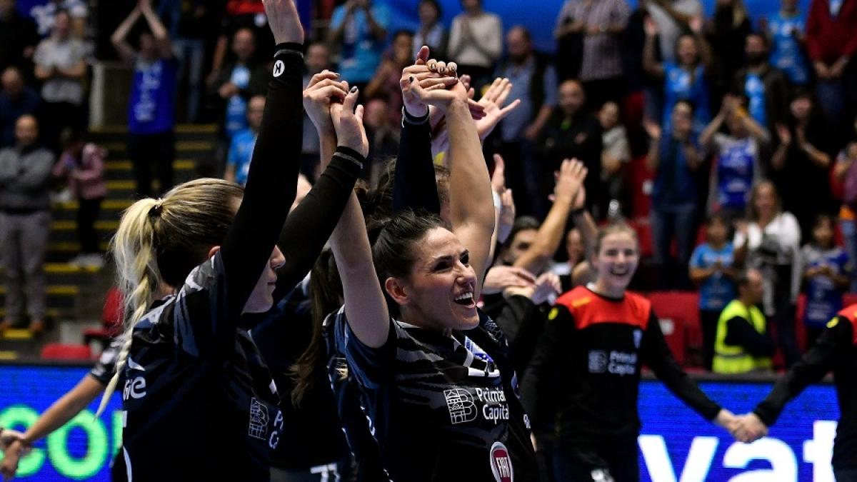 csmbucuresti_handbal_club_femini_fb_89164800