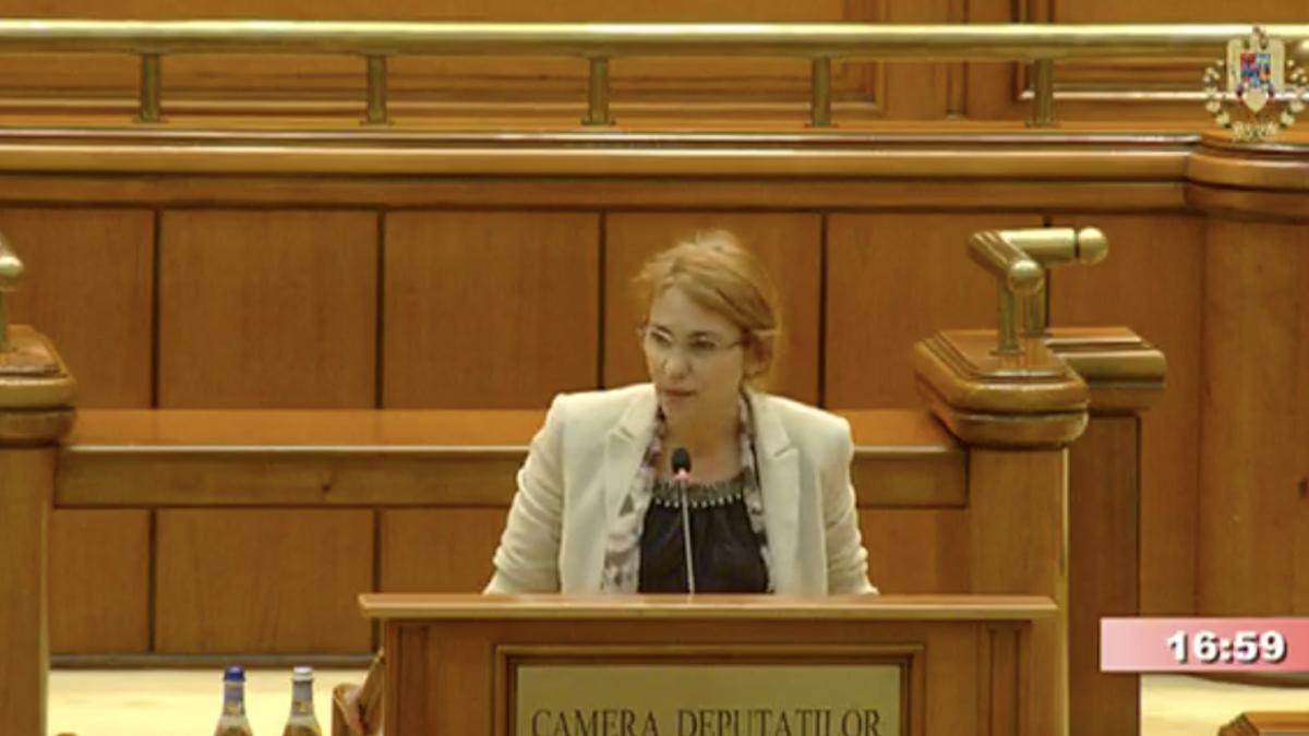 carmen-mihalcescu_58234400