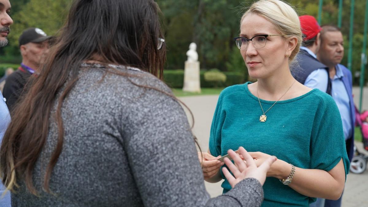 ramona-ioana-bruynseels-1_30243800