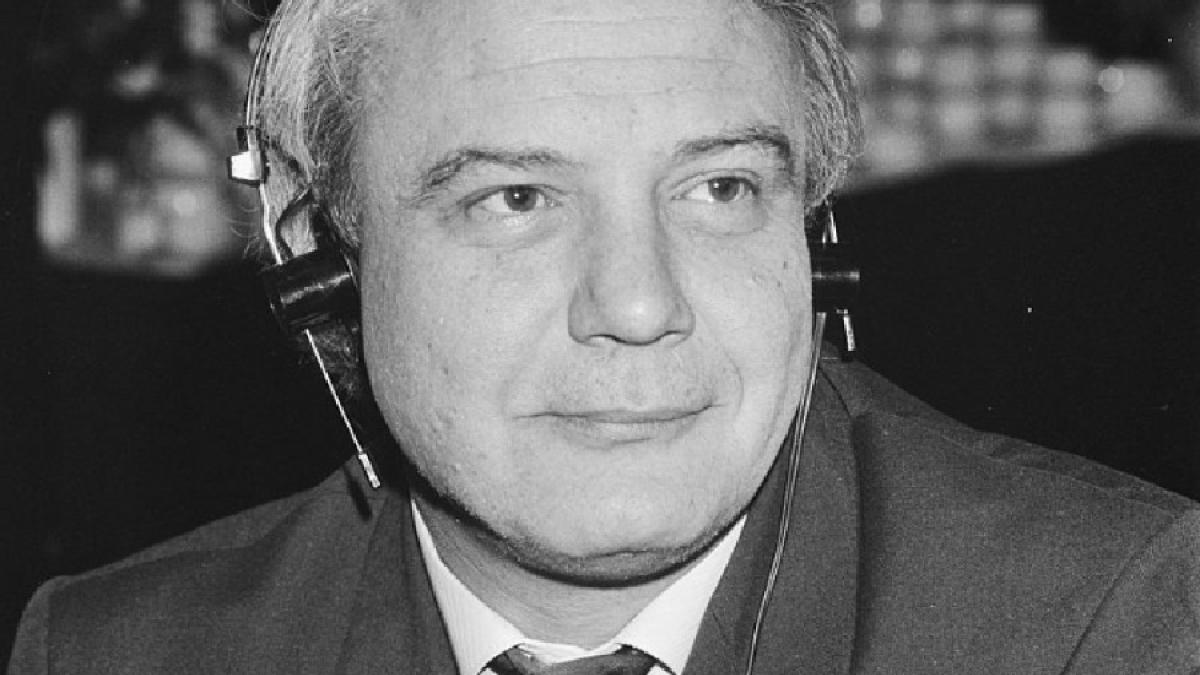 vladimir_bukovsky_conferinta_amsterdam_1987_free_wikimedia_85851600
