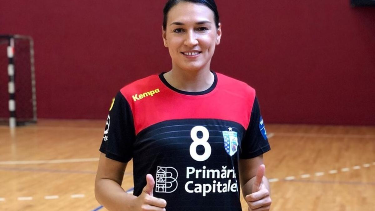 cristina_neagu_masina_fb_46294500