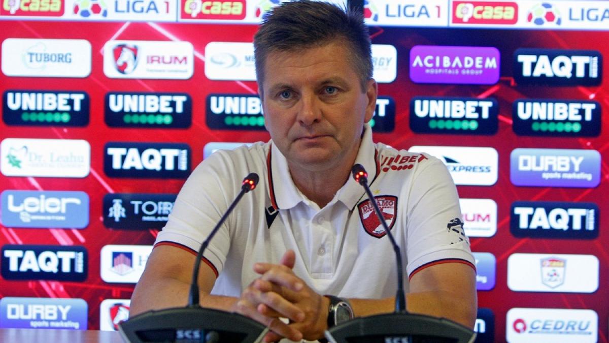 dusan_uhrin_dinamo_conf_fb_bucuresti_44030700