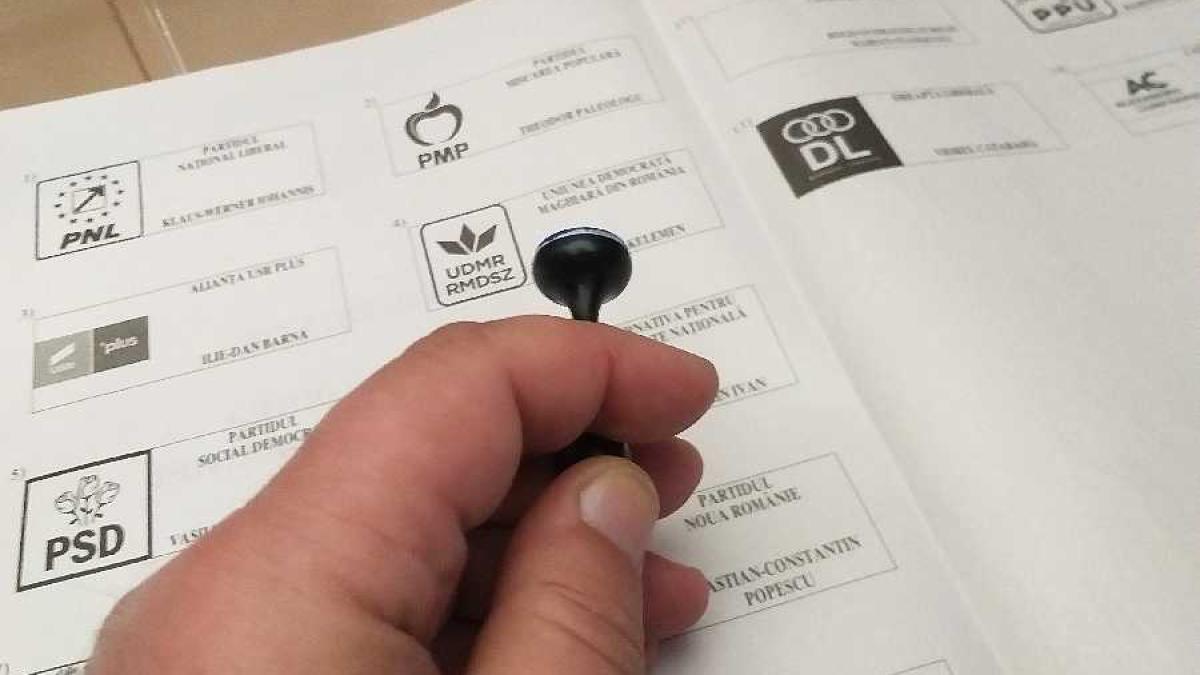 buletin_vot_stampila_prezidentiale_04_dcn_57003500