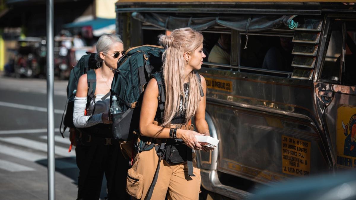 asia-express--alina-ceusan-si-carmen-grebenisan_88766600