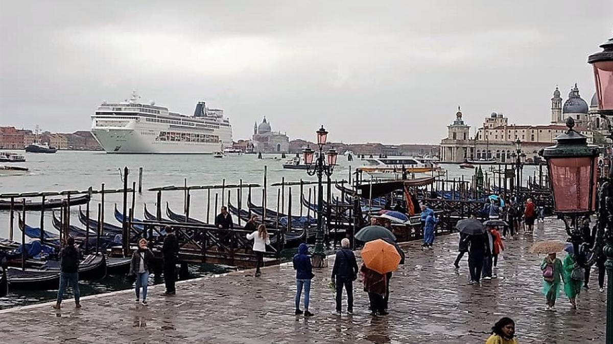 venetia_vase_croaziera_31586000