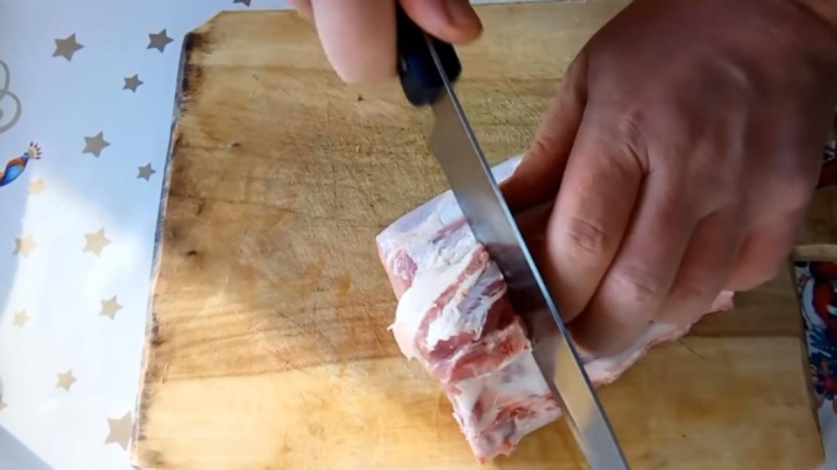 cum-se-taie-cotletul-cu-os_06068100