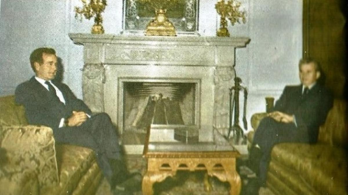 bush_ceausescu_33077400