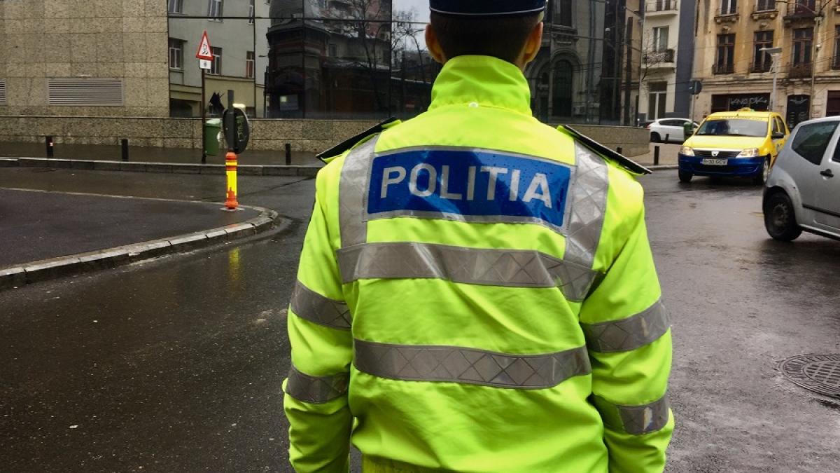 politist_politie_actiune_strada_fb_16735400