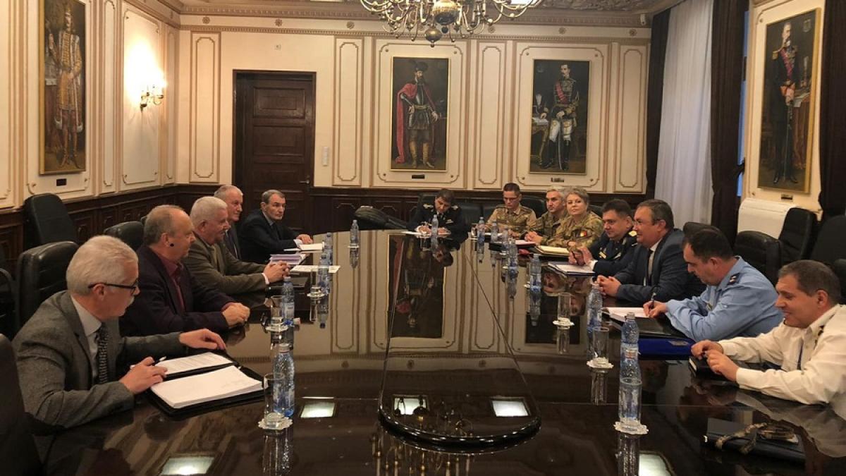 ciuca_discutii_pensionari_militari_fb_mapn_43913700