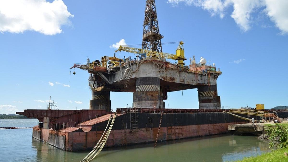 platforma_petroliera_pxb_82726500