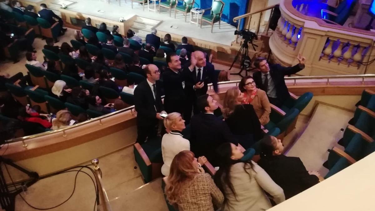 selfie-dezbatere-iohannis_62161100