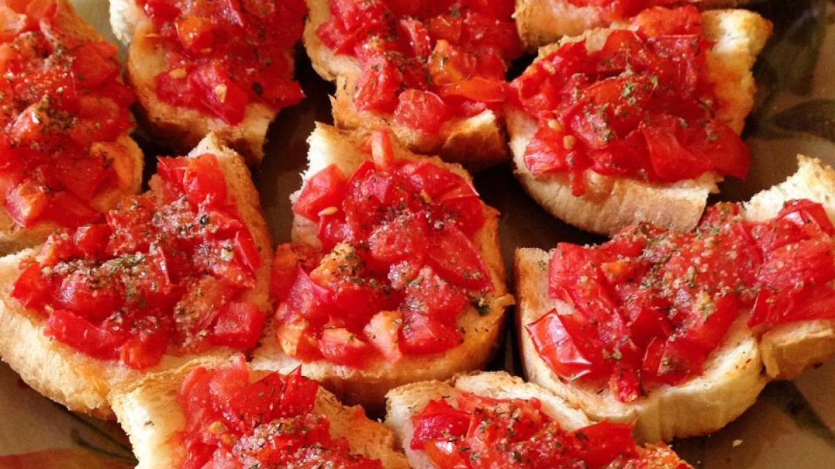 bruschete-cu-rosii_92622700