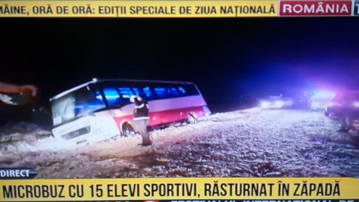 microbuz-cu-elevi-rasturnat-in-vrancea_11813200