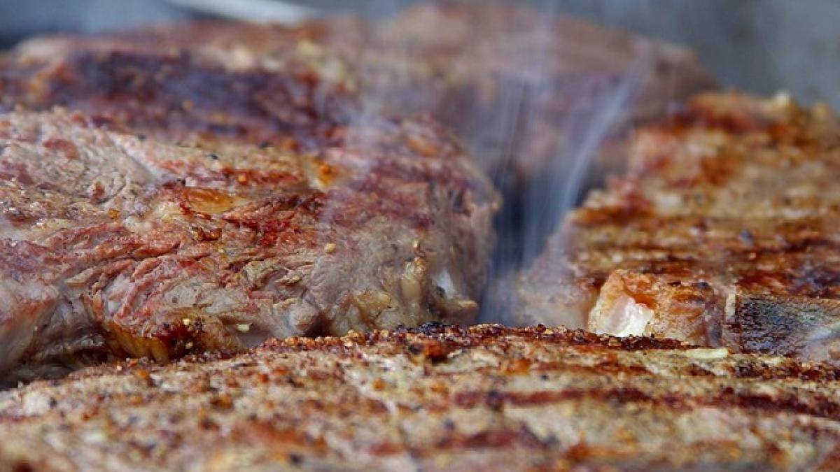 grilling-steaks-3467_640_99778700