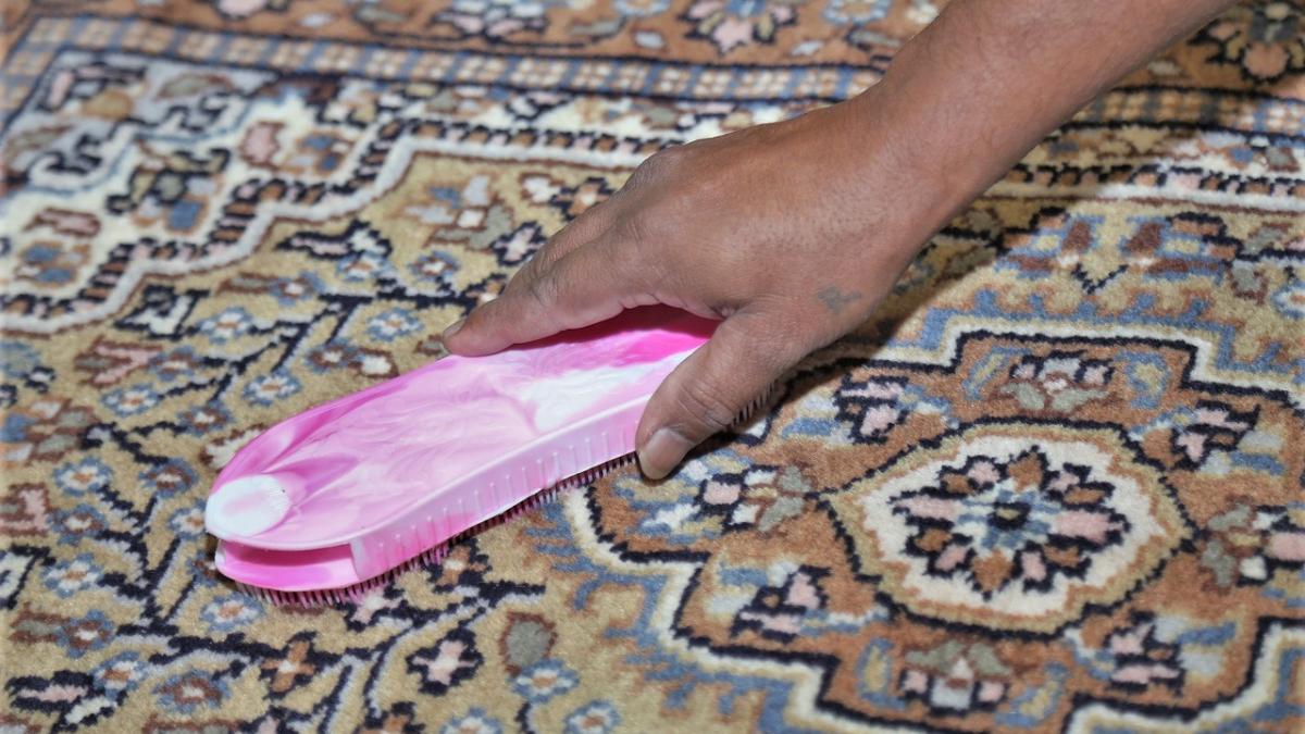 curatat-pete-covor_12014800