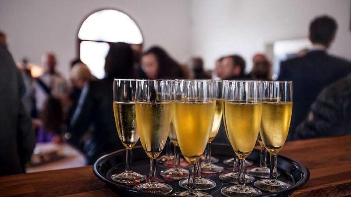 petrecere_bauturi_pxb_03973400