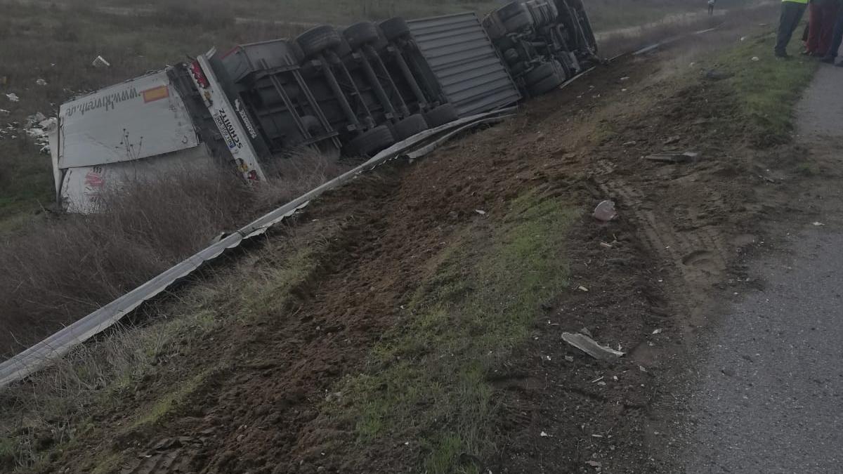 tir-rasturnat_87537500